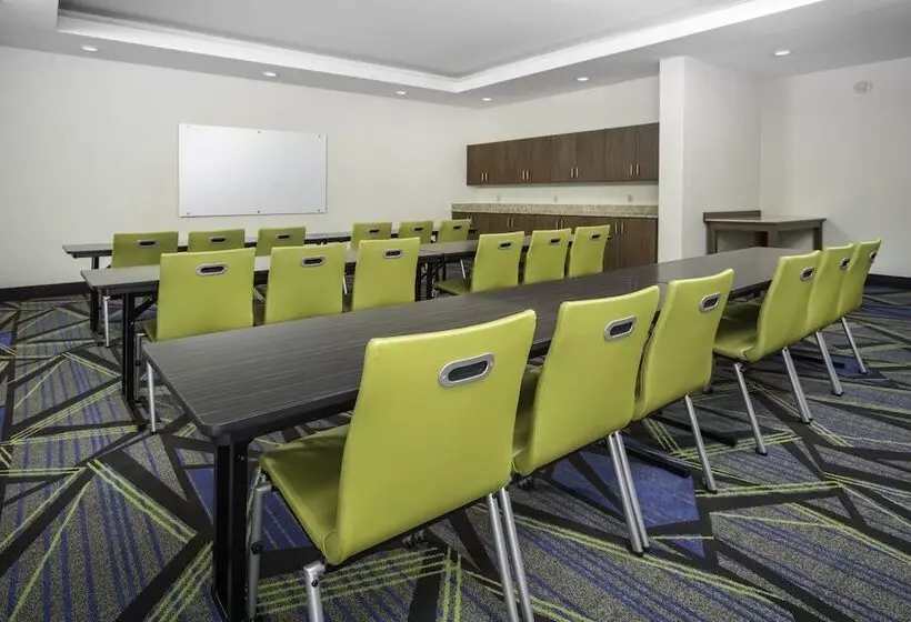 Hotel Holiday Inn Express Clayton Southeast Raleigh, An Ihg