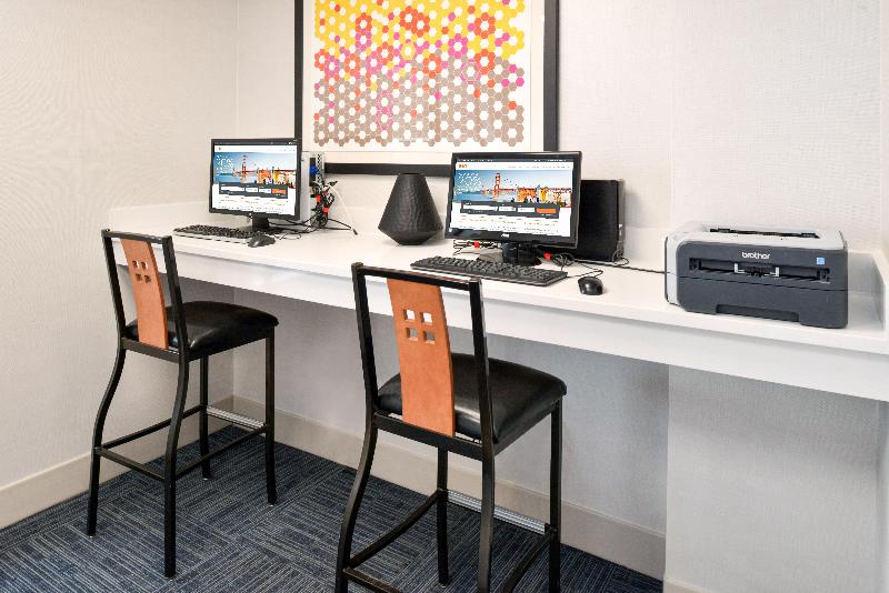 호텔 Holiday Inn Express & Suites Pueblo, An Ihg