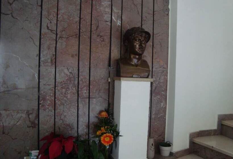 فندق King Pyrros