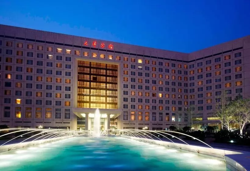 Отель Renaissance Tianjin Lakeview