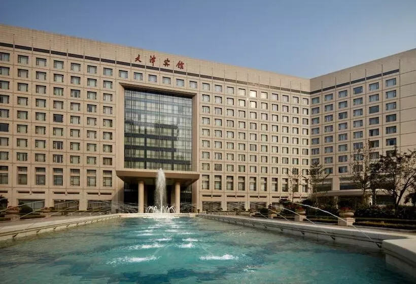 Отель Renaissance Tianjin Lakeview