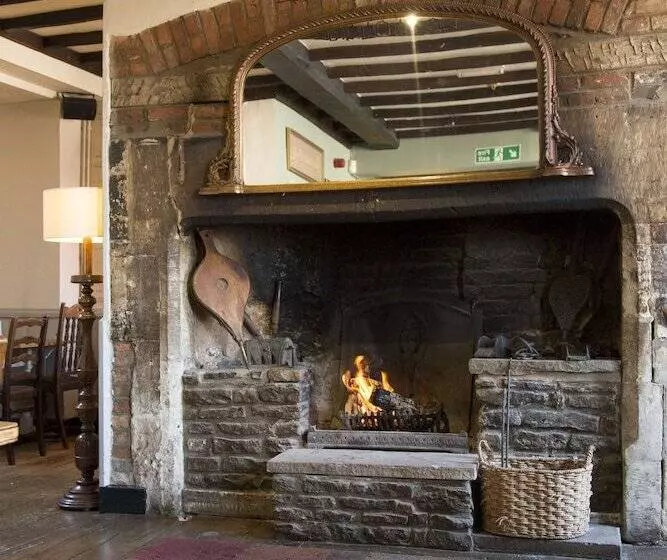 בית מלון כפרי The Red Lion