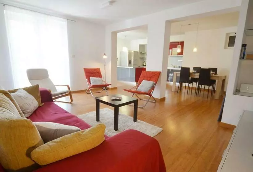 Hotel Apartments Maela