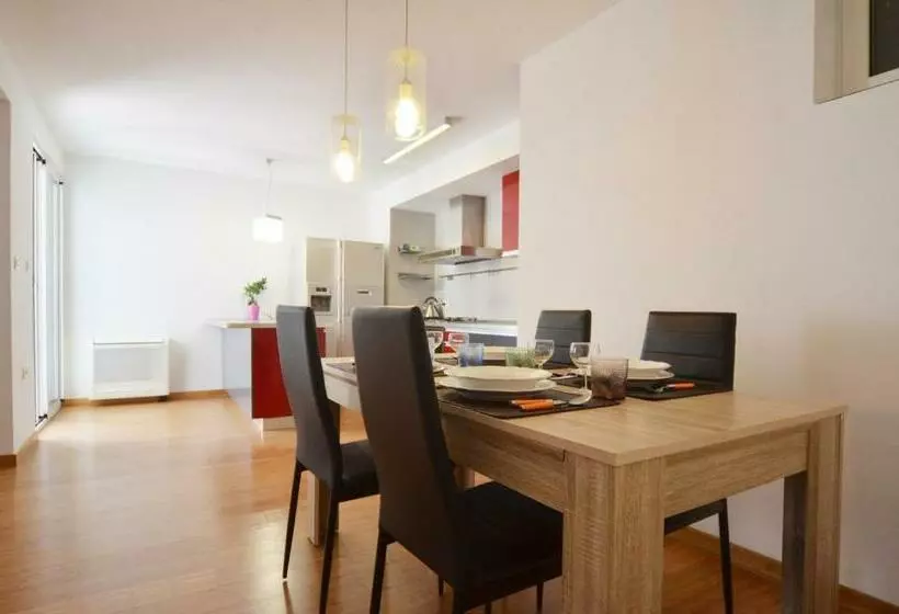 Hotel Apartments Maela