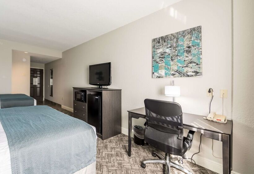 Best Western Plus Sebastian Hotel & Suites