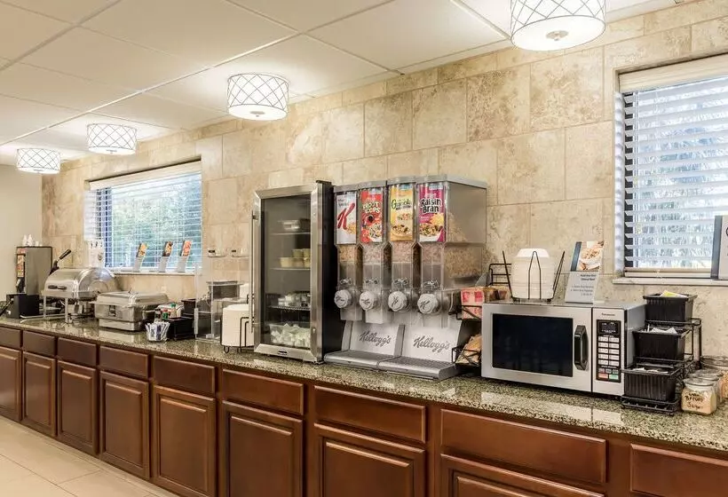 Best Western Plus Sebastian Hotel & Suites