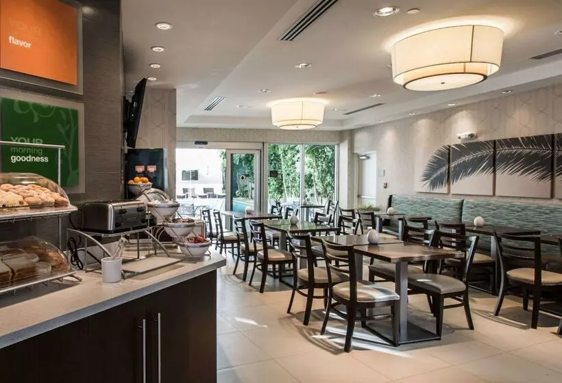 酒店 Comfort Suites Miami Airport North