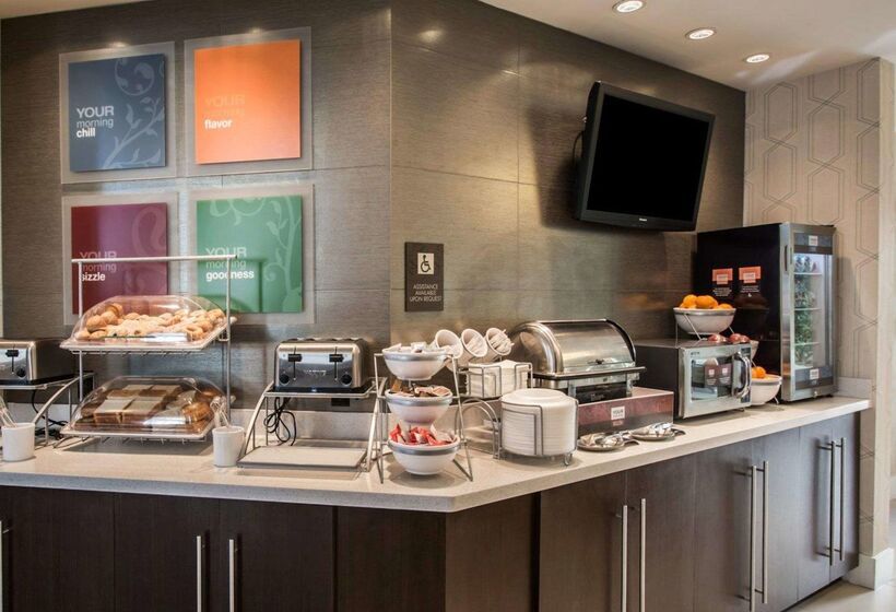 בית מלון כפרי Comfort Suites Miami Airport North