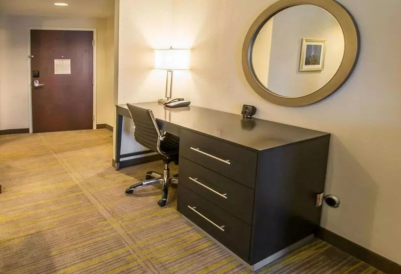 酒店 Comfort Suites Miami Airport North