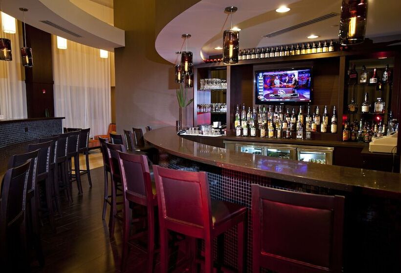 בית מלון כפרי Comfort Suites Miami Airport North