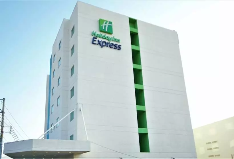Отель Holiday Inn Express Tuxtla Gutierrez La Marimba, An Ihg