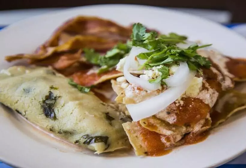 Отель Holiday Inn Express Tuxtla Gutierrez La Marimba, An Ihg