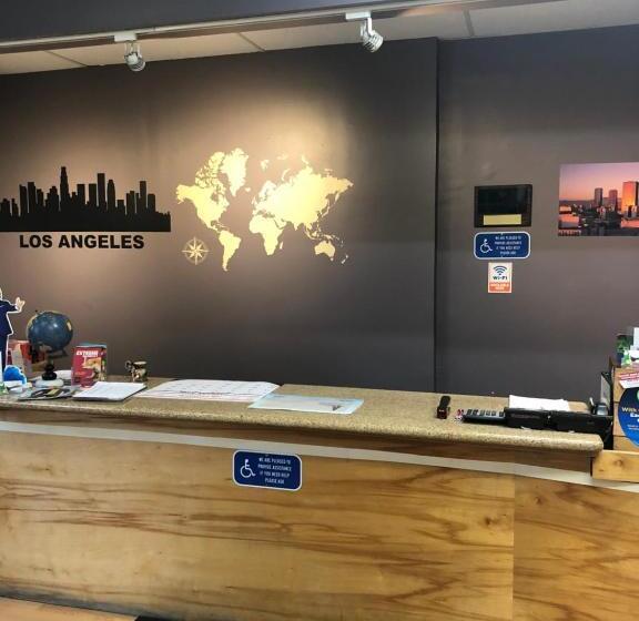 בית מלון כפרי Knights Inn Los Angeles Central / Convention Center Area