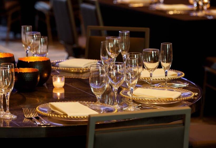 فندق Renaissance Tampa International Plaza