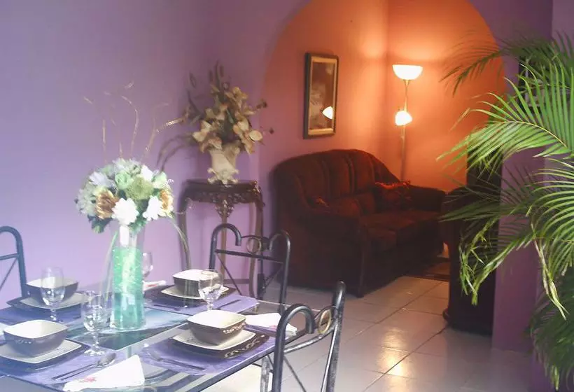 هتل Shammah S Bed & Breakfast
