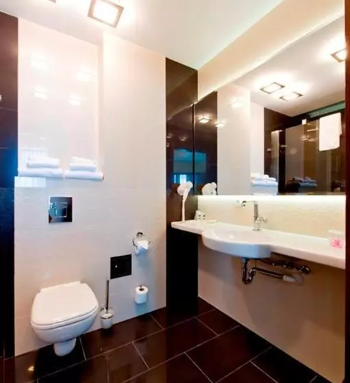 酒店 Symfonia Osjaków