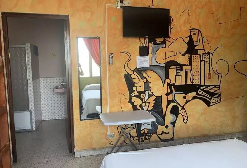 هتل Tamarindo Hostel