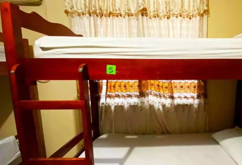 هتل Tamarindo Hostel