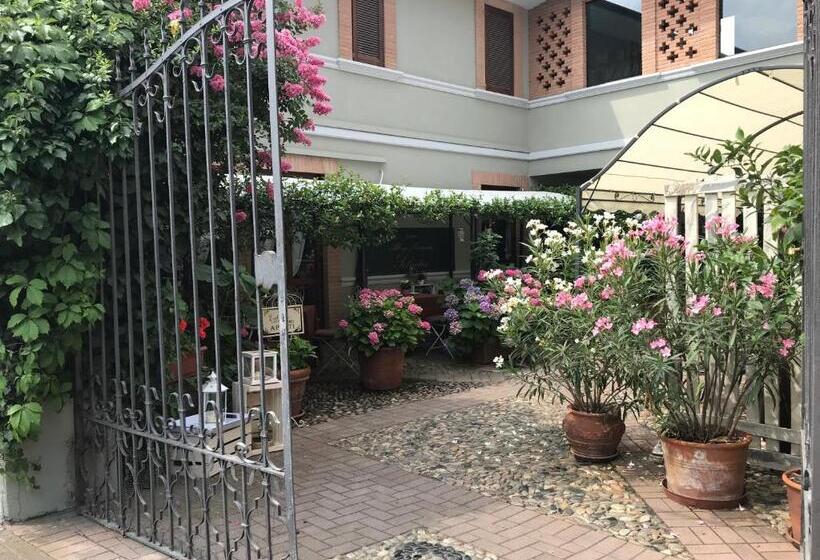 בית מלון כפרי Albergo & Ristorante Selvatico