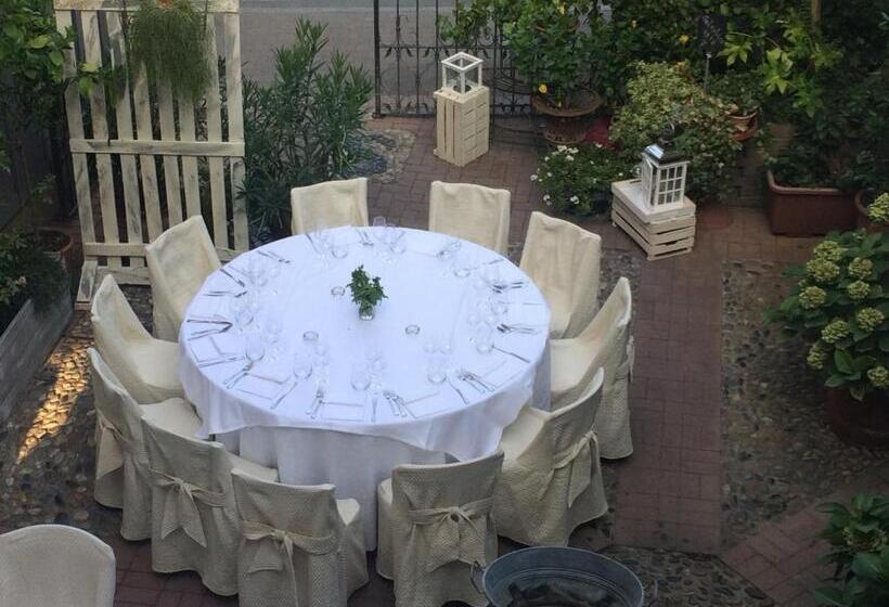 בית מלון כפרי Albergo & Ristorante Selvatico