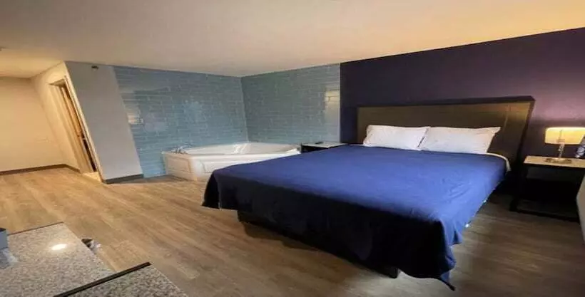 Отель Blue Bird Inn