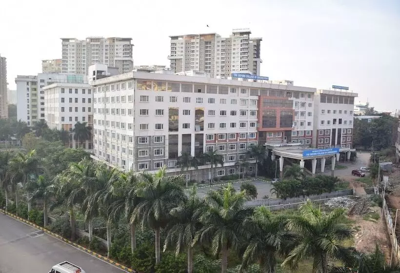 ホテル Ibis Bengaluru Hosur Road   An Accor Brand