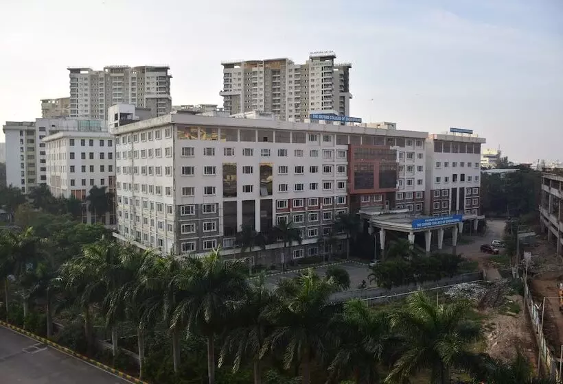 ホテル Ibis Bengaluru Hosur Road   An Accor Brand