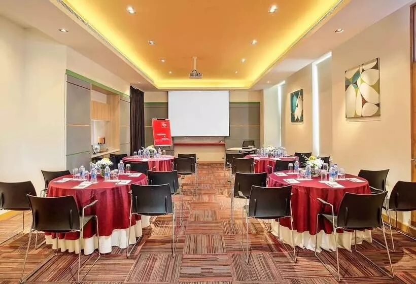 ホテル Ibis Bengaluru Hosur Road   An Accor Brand
