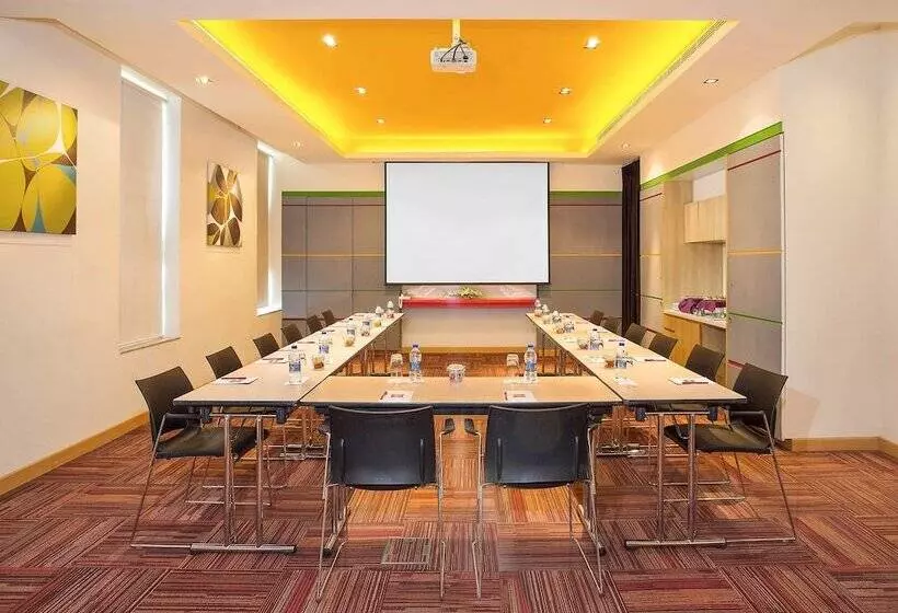 ホテル Ibis Bengaluru Hosur Road   An Accor Brand