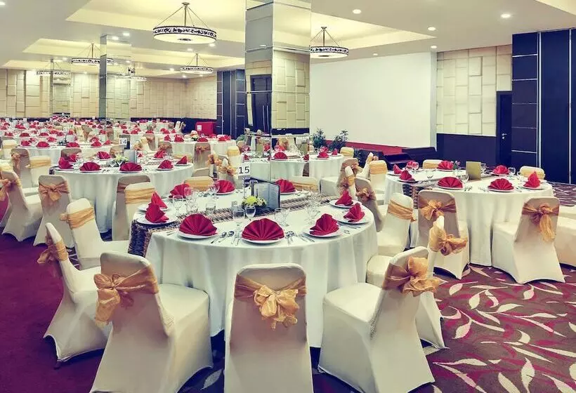 酒店 Mercure Pontianak City Center