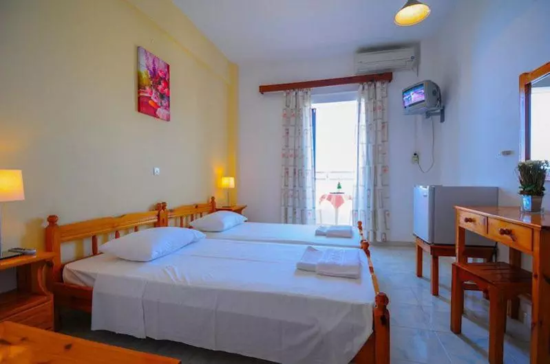 Отель Prassino Nissi