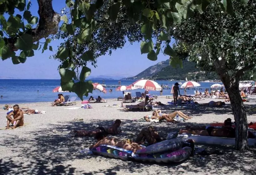 Отель Prassino Nissi