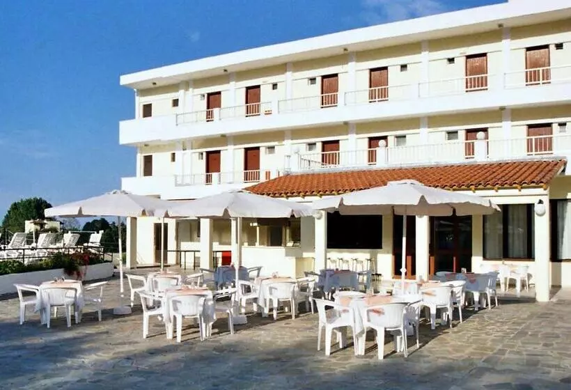 Отель Prassino Nissi