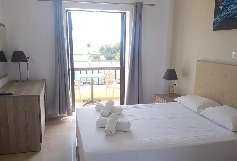 Отель Prassino Nissi