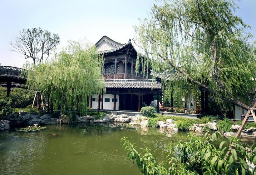 Отель Yangzhou Centre And Residence