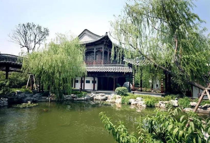 Отель Yangzhou Centre And Residence