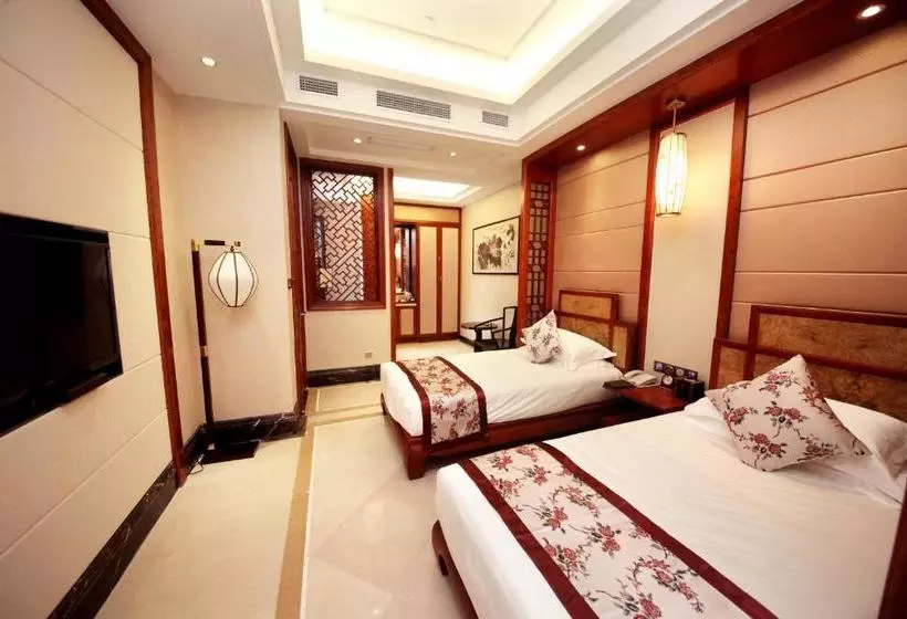 Отель Yangzhou Centre And Residence