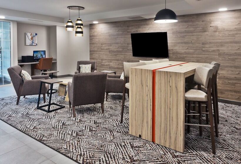 Candlewood Suites Eastchase Park, An Ihg