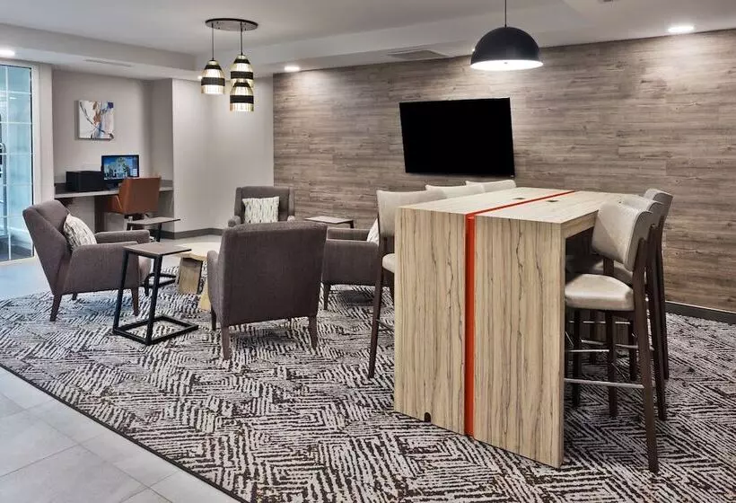 Candlewood Suites Eastchase Park, An Ihg