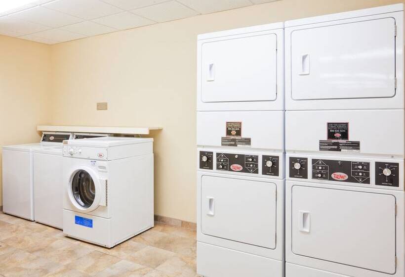 Candlewood Suites Eastchase Park, An Ihg