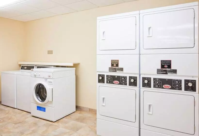 Candlewood Suites Eastchase Park, An Ihg