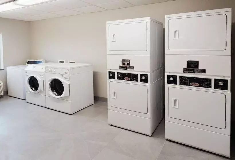 Candlewood Suites Eastchase Park, An Ihg