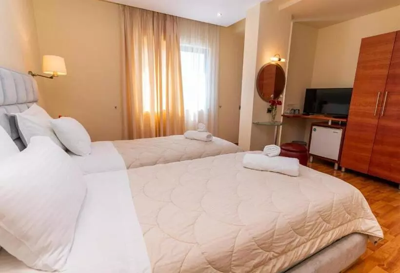 ホテル Brilant Saranda