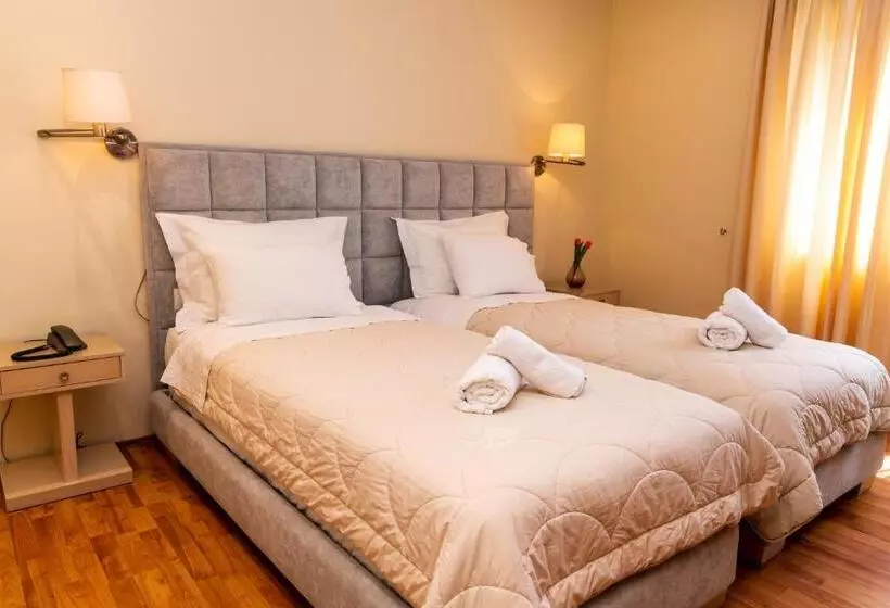 ホテル Brilant Saranda