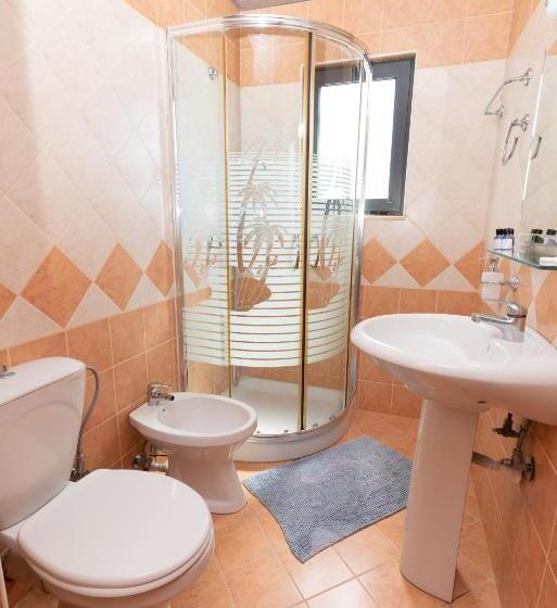 ホテル Brilant Saranda