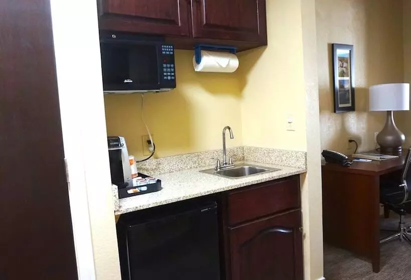 בית מלון כפרי Comfort Inn & Suites Greenwood Near University