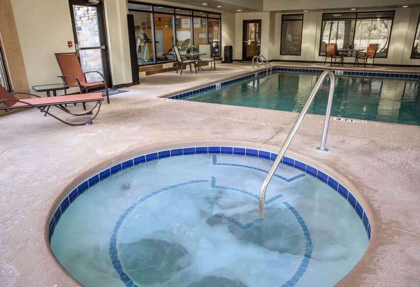 ホテル Comfort Suites New Bern Near Cherry Point