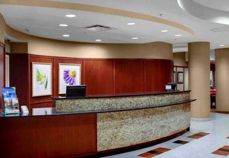 בית מלון כפרי Courtyard By Marriott Fayetteville