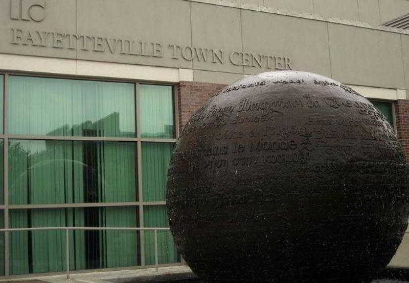 בית מלון כפרי Courtyard By Marriott Fayetteville