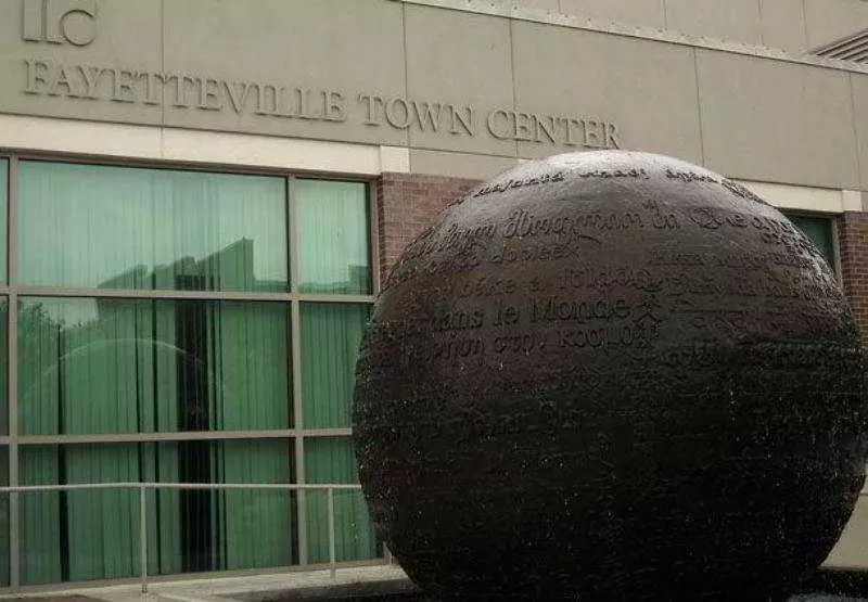 Отель Courtyard By Marriott Fayetteville